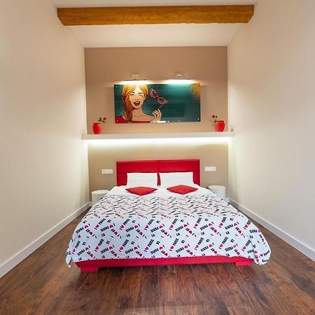 Alex Apartments Near Kreshatik St Kiev Ngoại thất bức ảnh