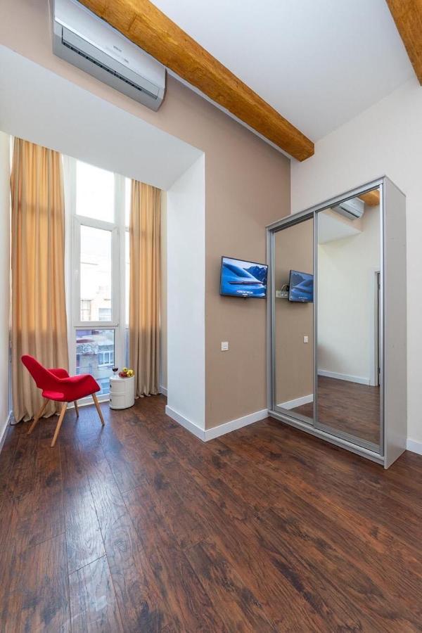 Alex Apartments Near Kreshatik St Kiev Ngoại thất bức ảnh